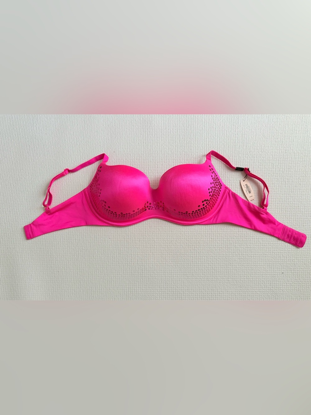 Victoria's Secret # Underwire
Bra # Size: 34DD